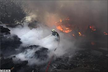 گزارش تصویری از آتش سوزی انبار ۱۰ هزار متری دولت آباد تهران