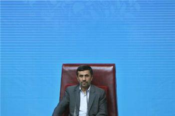 احمدی نژاد: قوه قضائیه عوامل اختلاس را به من معرفی کند / این سکوت وحدت بخش طولانی مدت نخواهد بود