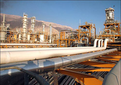 کاهش تولید نفت در ایران/ از پارس جنوبی فقط حسرت می ماند!