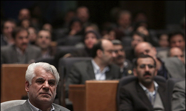 بهمنی فعالیت در بانک مرکزی را به آزادی عمل در تعیین سیاستهای پولی مشروط کرد