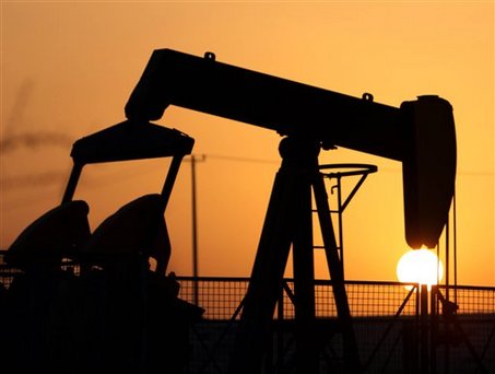 پیش بینی کاهش بهای نفت در هفته جاری