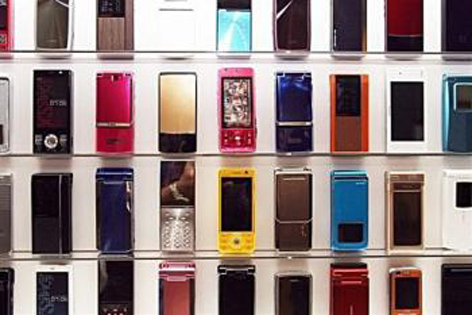 عدم تخصیص ارز به واردات گوشی تلفن همراه قاچاق را افزایش می‌دهد