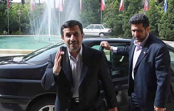 احمدی نژاد بعد از حدود دو سال به جلسه مجمع رفت + گزارش تصویری