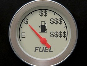 70 میلیون لیتر بنزین 100 تومانی در کارت های سوخت موجود است