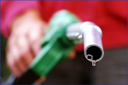 مصرف روزانه بنزین در تهران معادل 15استان کشور است
