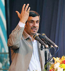 احمدی‌نژاد: بنزین 2000 تومانی دروغ است