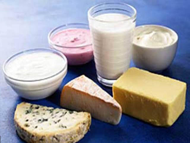 شیر ارزان نشد / دامداران در پی افزایش قیمت
