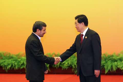 احمدی نژاد: ایران و چین در یک جبهه هستند / مخالفت قاطع پکن با تحریم ایران