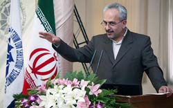 یک کارشناس بازرگانی: تحریم ها خللی در اقتصاد ایران وارد نکرده است