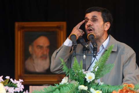 احمدی‌نژاد: تا پایان سال ۹۲ اقتصاد پانزدهم دنیا می‌شویم / می‌فهمیم که بر مردم چه می‌گذرد