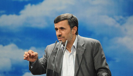 احمدی‌نژاد: جو اقتصادی سال گذشته درست نبود / ارز 3000 تومانی جنگ روانی است