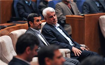 از تکذیب بهمنی و احمدی نژاد در برنامه زنده تلویزیونی تا رکورد جدید دلار!