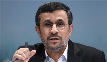 تاکید احمدی نژاد بر تنظیم بازار کالا و ارز و جلوگیری از فشار اقتصادی بر مردم