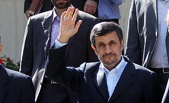 احمدی نژاد مسئولیت مشکلات اقتصادی را پذیرفت