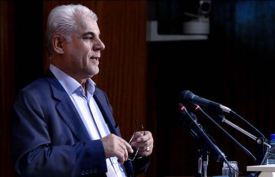 بهمنی: نرخ سود بانکی فعلا تغییر نمی‌کند