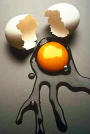 دلالان همیشه در صحنه؛ عامل گرانی 2000 تومانی هر شانه تخم‌مرغ
