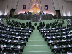مجلس طرحی فوریتی برای مقابله با اخلالگران ارزی تصویب کرد