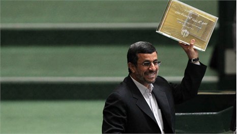 دولت های احمدی نژاد با چند روز تاخیر بودجه ها را به مجلس تقدیم کردند؟