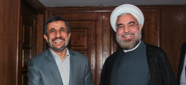احمدی نژاد، روحانی را به مناظره دعوت کرد / مشاور رئیس‌جمهور: درگیر بگم‌بگم‌ها نمی شویم و به دنبال رفع مشکلات هستیم