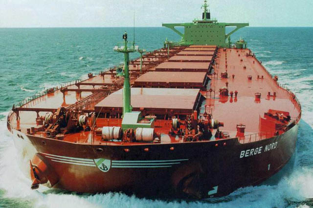 درخواست بیمه مرکزی از مالکان نفتکش‌های ایرانی با لغو تحریم‌ها