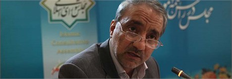 از بیرون زندان به بابک زنجانی خط می‌دهند