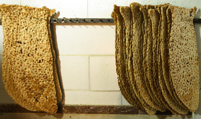 نرخ آرد نانوایی‌ها ۴۴ درصد گران شد / تغییری در وضعیت نانوایان بوجود نیامده است