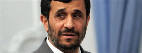 بازگشت احمدی‌نژاد به سیاست در زادگاه چاوز