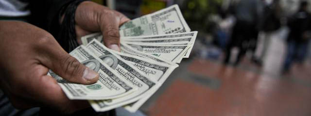 کاغذ‌نویس‌ها رفتند؛ دلال‌ها: بانک مرکزی چرا دلار را ارزان نمی‌کند