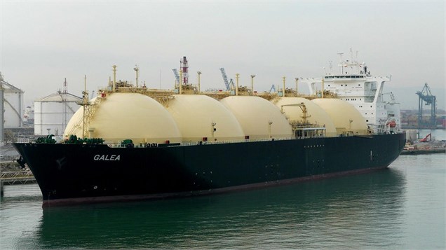 رکود بازارهای جهانی نفت و گاز موجب بلا استفاده ماندن کشتی های نفتکش در بنادر آسیایی گردیده است