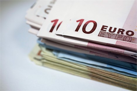 سیاست زیرکانه اتحادیه اروپا برای کاهش ارزش یورو