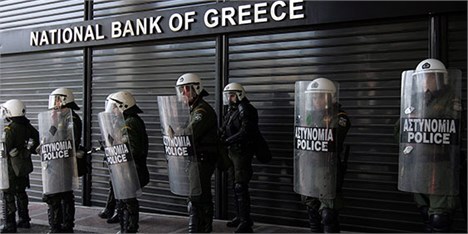 بانکهای یونان در لبه پرتگاه ورشکستگی