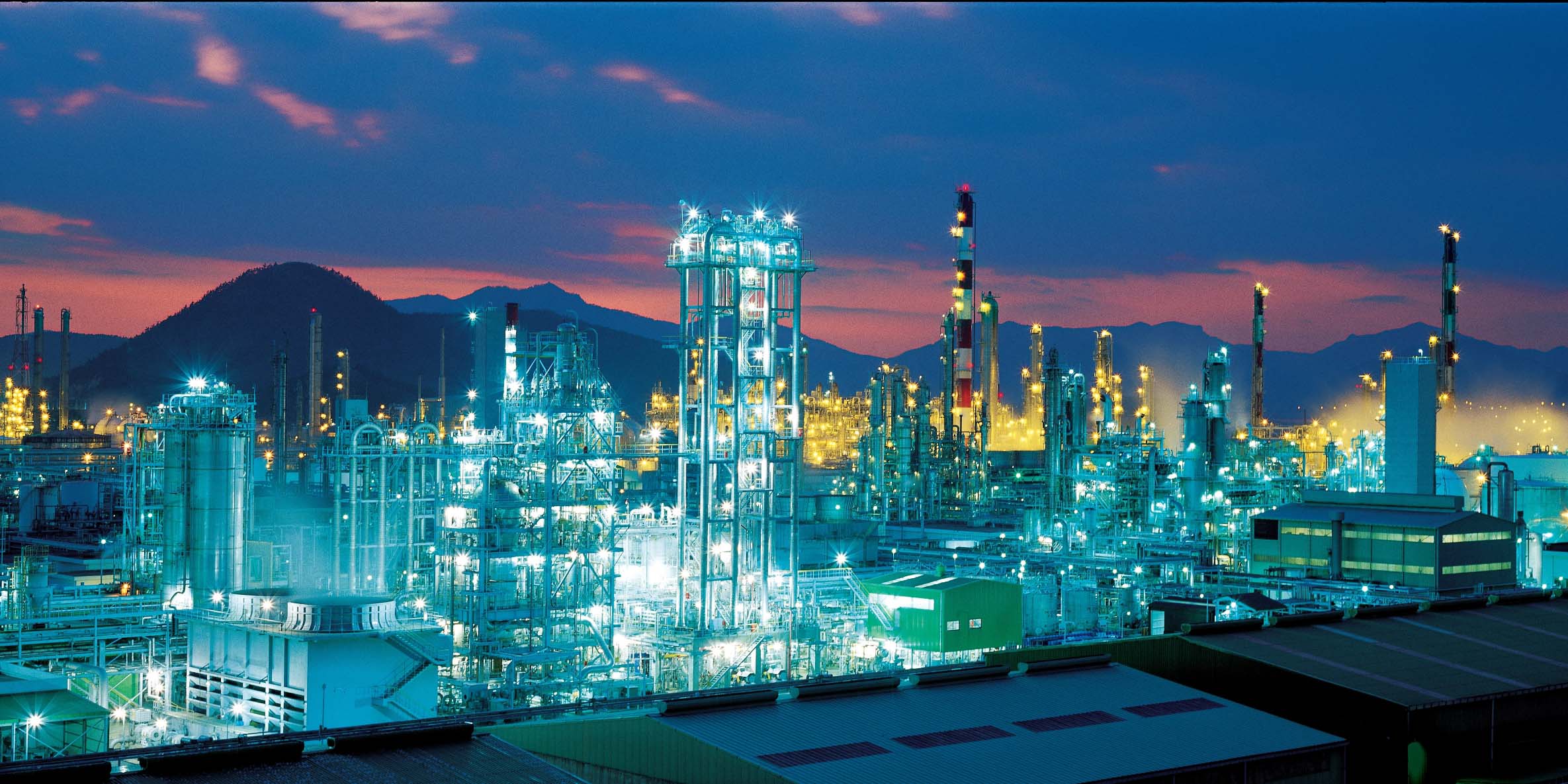 Химический комплекс. Нефтехимическая промышленность Кувейт. Нефтехимическая промышленность промышленность Южной Кореи. Химический комплекс Шанхай. Химический и нефтехимический комплекс.