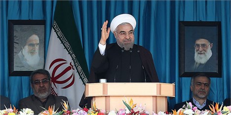 روحانی: پایه‌های میزی که مسئولان آمریکا از آن سخن می‌گویند، درهم شکسته است