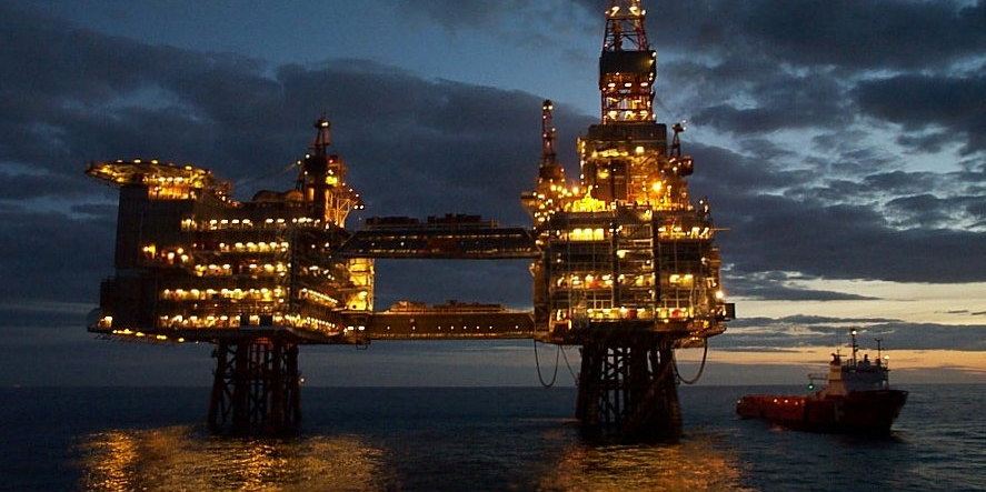 ادامه روند نزولی قیمت نفت در بازارهای جهانی