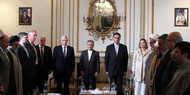 گزارش گاردین از جزئیات مراسم بازگشایی رسمی سفارت ایران در لندن