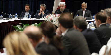روحانی: مشکلات ایران و آمریکا با دست دادن حل نمی شود / نگرش ها و عملکردها باید عوض شوند