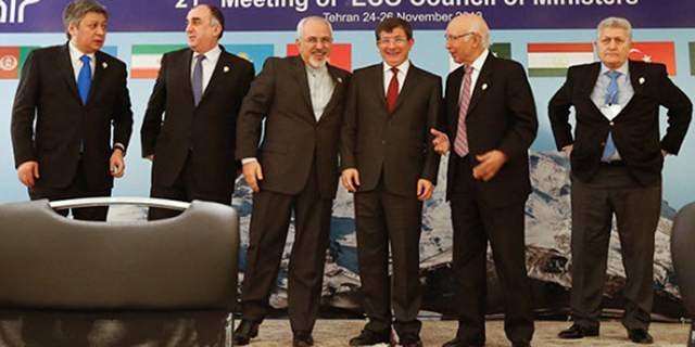 اجلاس فوق‌العاده وزیران خارجه اکو به ریاست ظریف برگزار شد