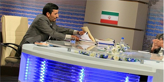 احمدی نژاد: با 10 دقیقه مناظره بساط شان را جمع می‌کنم