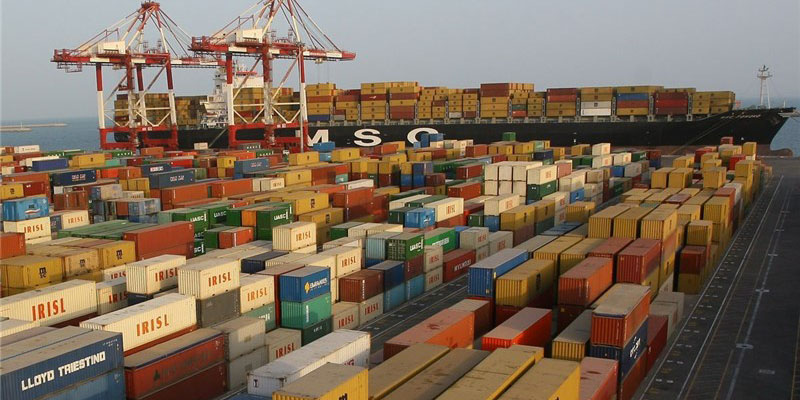 شیب نـزولی تجارت خارجی / کاهش 10 درصدی صادرات و 21 درصدی واردات