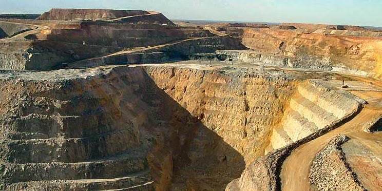 بزرگترین معدن سرب و روی ایران چقدر ذخایر دارد؟