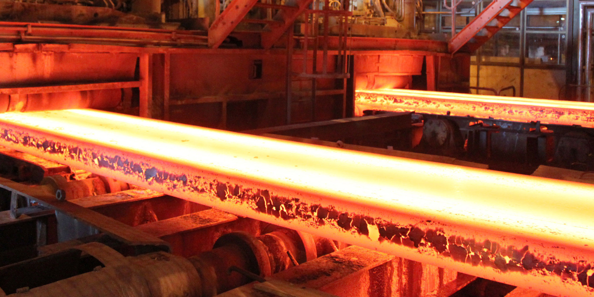 واردات 2.7 میلیون تن ورق فولادی با وجود انباشت 3 میلیون تن فولاد در کارخانه‌ها