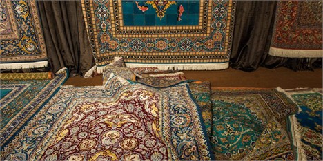 رقبا بازار فرش ایران را تصاحب کرده‌اند/ فرش هندی نصف قیمت ایرانی