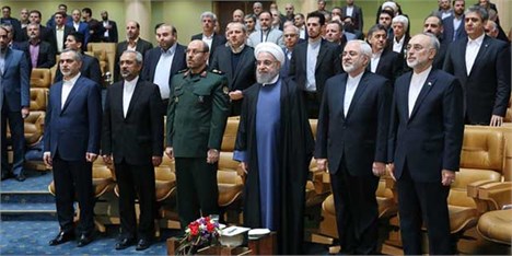 رئیس‌جمهور به ظریف، صالحی و سردار دهقان نشان لیاقت اعطا کرد