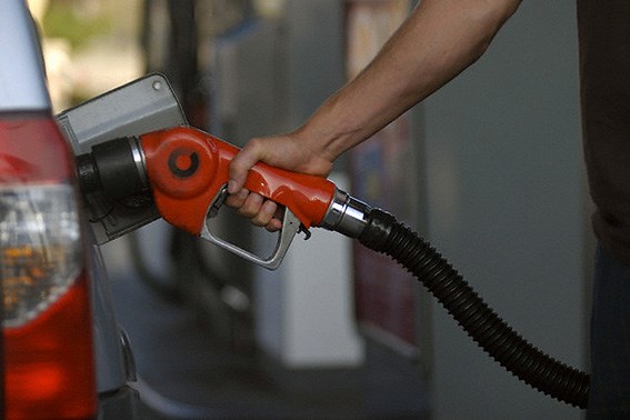 رکورد مصرف بنزین شکسته شد/توزیع ۱۴/۵ میلیون لیتر بنزین در تهران