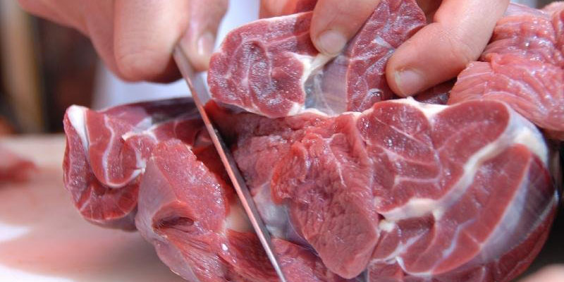 کاهش ۱۰۰۰ تومانی قیمت گوشت گوسفندی در بازار