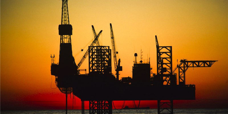 معمای سرگردانی قیمت نفت