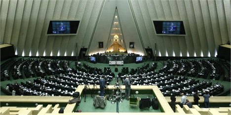 پاسخگویی ظریف به سوالات نمایندگان در جلسه علنی مجلس/ عادل آذر از حقوق‌های نامتعارف گزارش می‌دهد