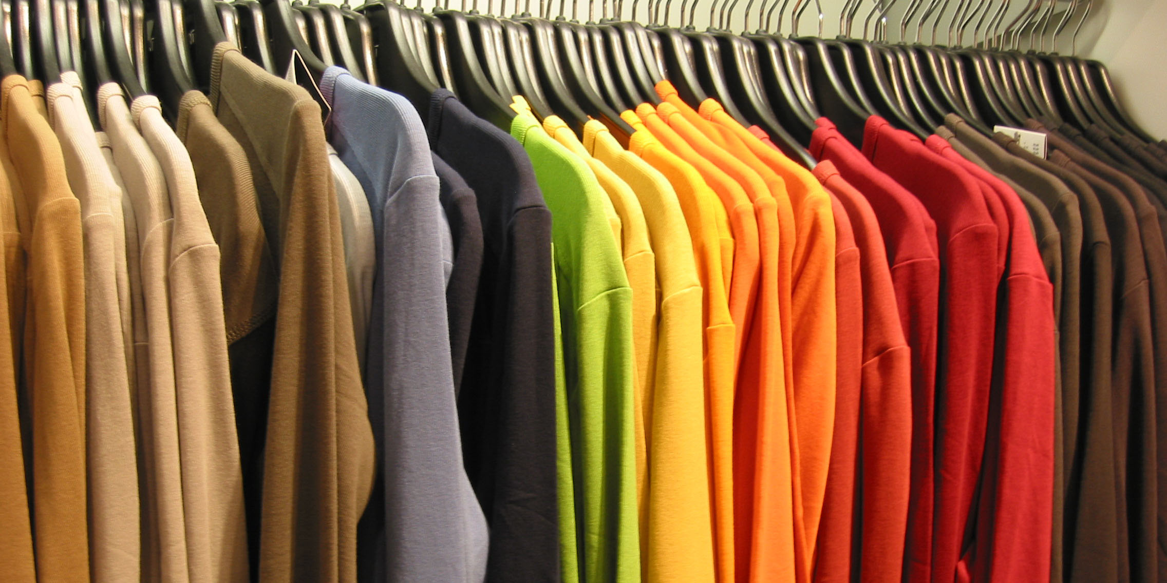 کاهش همزمان تعرفه واردات پوشاک و پارچه