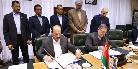 ایران و عمان، تفاهم‌نامه همکاری بانکی امضا کردند/ دیدار بانکداران دو کشور