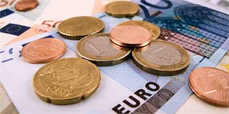 بانک مرکزی حواله یورو را بالاتر از میانگین بازار می‌فروشد/حرکت به سوی واقعی‌سازی قیمت ارز